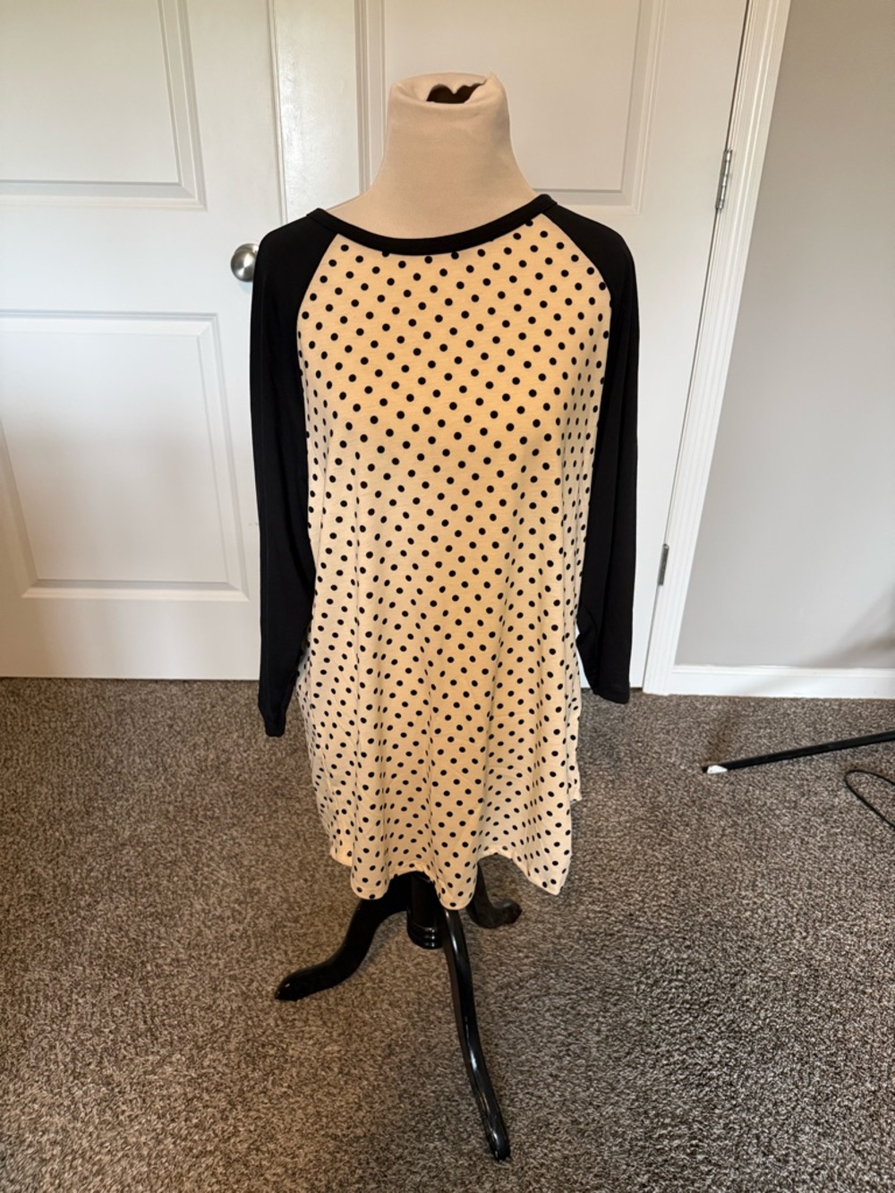 LuLaRoe Black Sleeve Cream Polka Dot Long-Sleeve Top